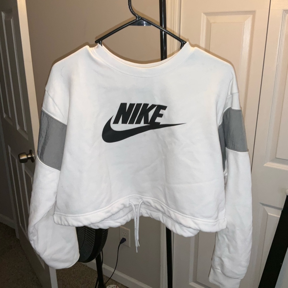 Nike Women's White and Gray Cropped Sweatshirt
